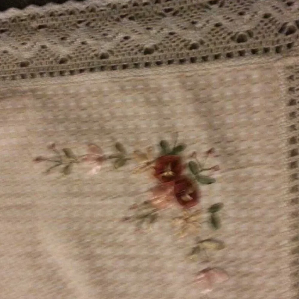VERY LARGE HANDMADE TABLECLOTH 101